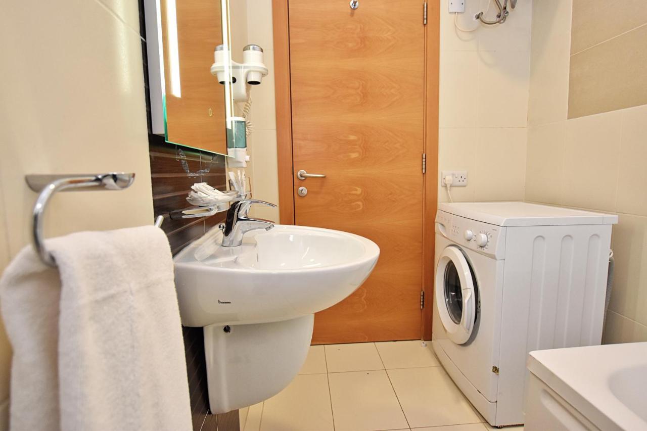 101 Moroni By Cast Renting Lejlighed Gzira Eksteriør billede