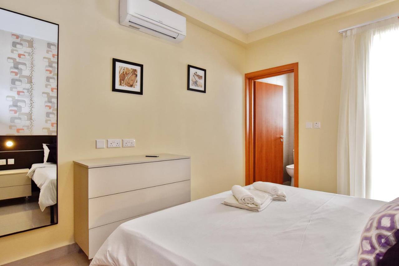 101 Moroni By Cast Renting Lejlighed Gzira Eksteriør billede